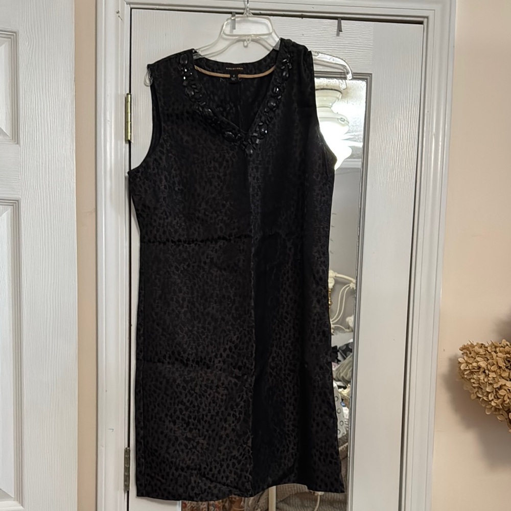 Dana Buchman Black V-Neck Sheath Dress